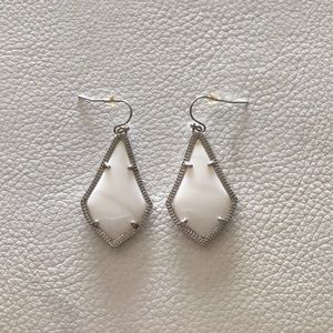 Kendra Scott Alex Earrings in White Pearl